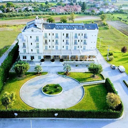 Hotel Concorde Sant'Egidio alla Vibrata Bagian luar foto