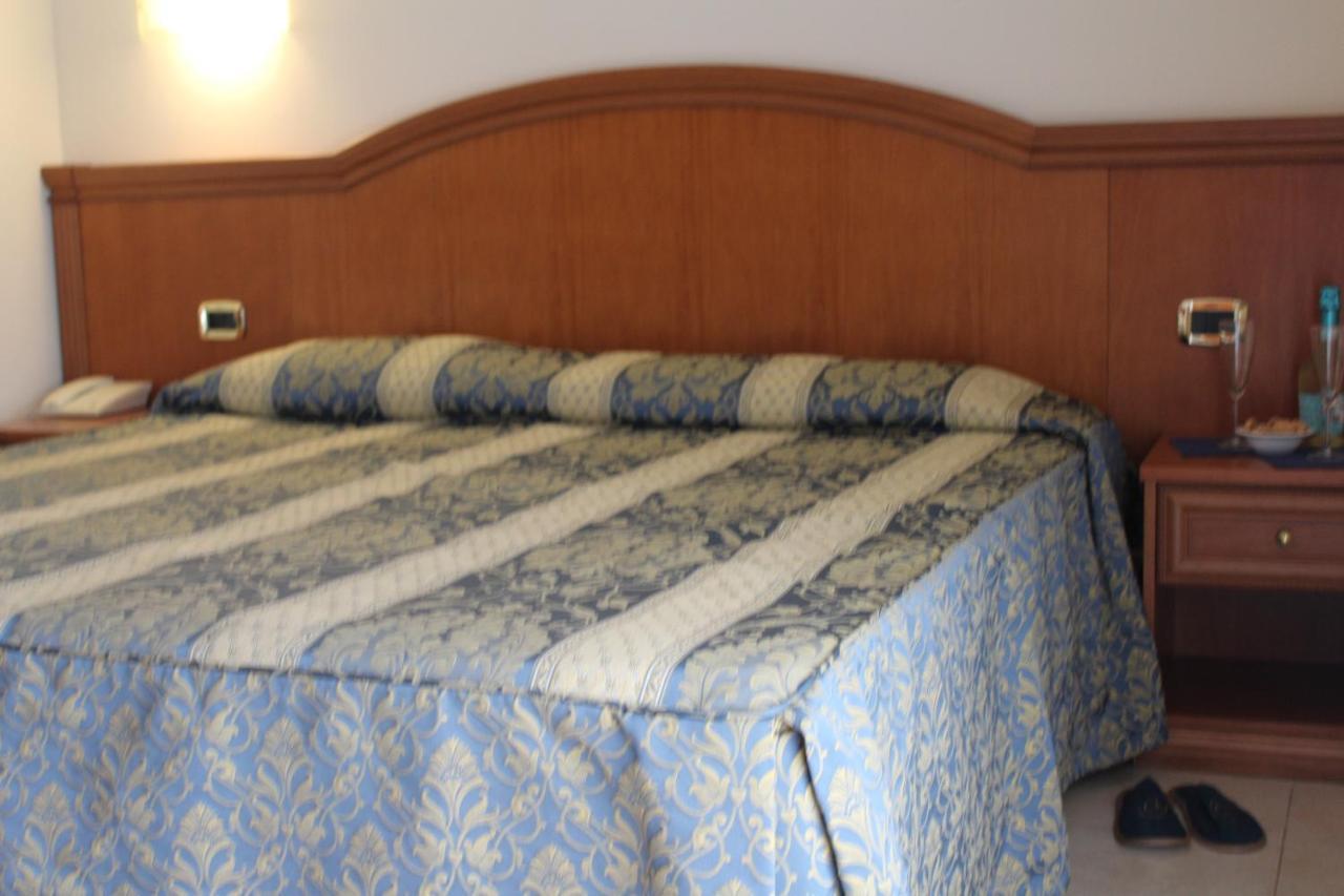 Hotel Concorde Sant'Egidio alla Vibrata Bagian luar foto