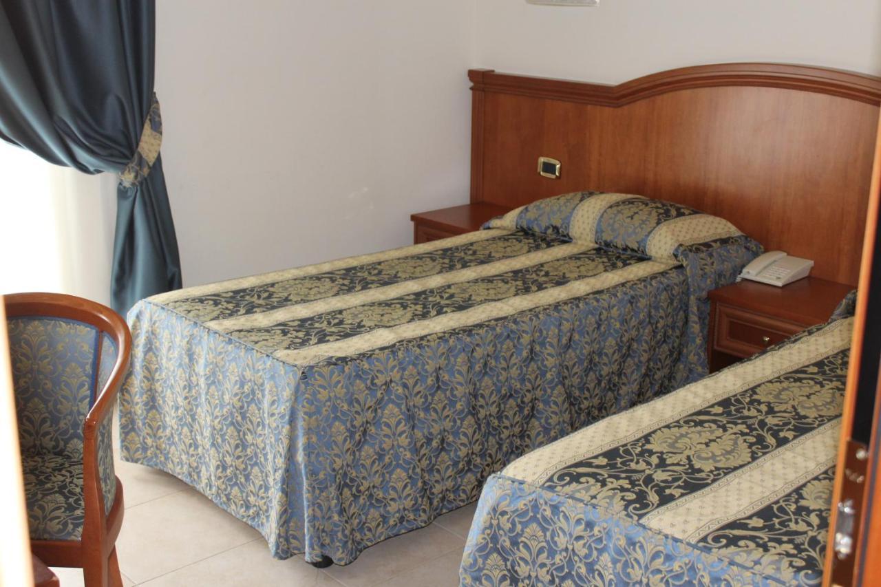 Hotel Concorde Sant'Egidio alla Vibrata Bagian luar foto