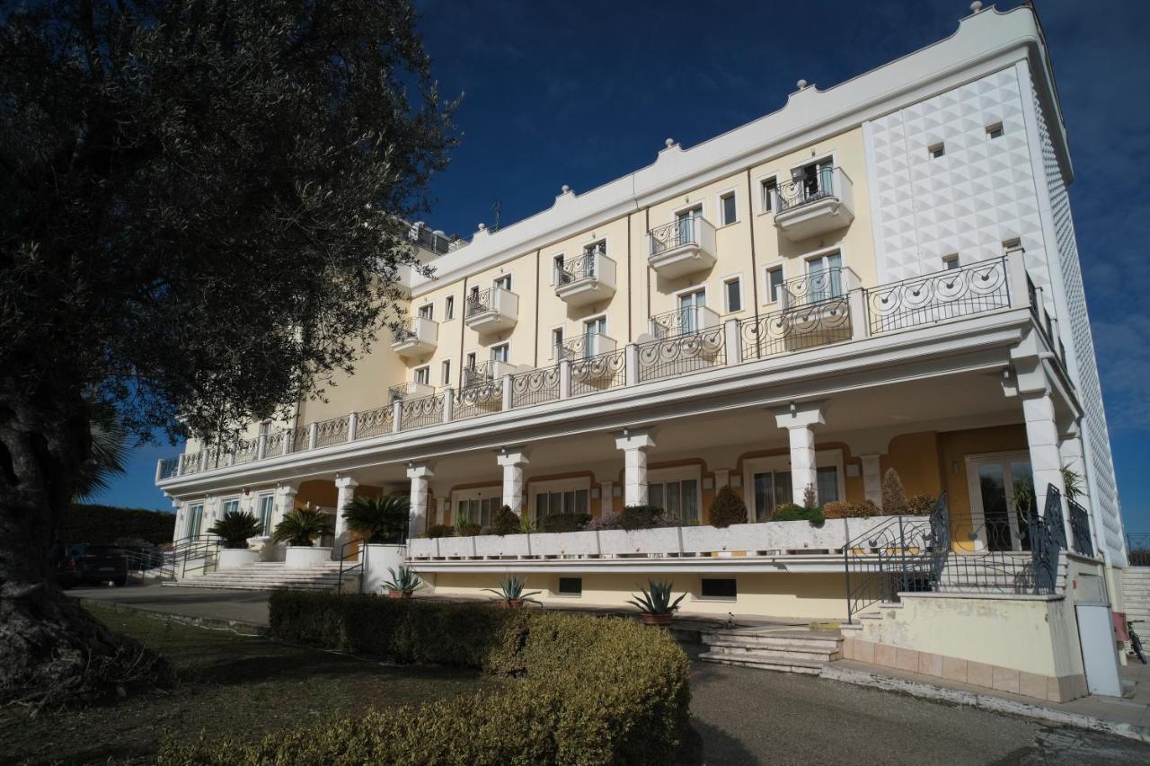 Hotel Concorde Sant'Egidio alla Vibrata Bagian luar foto