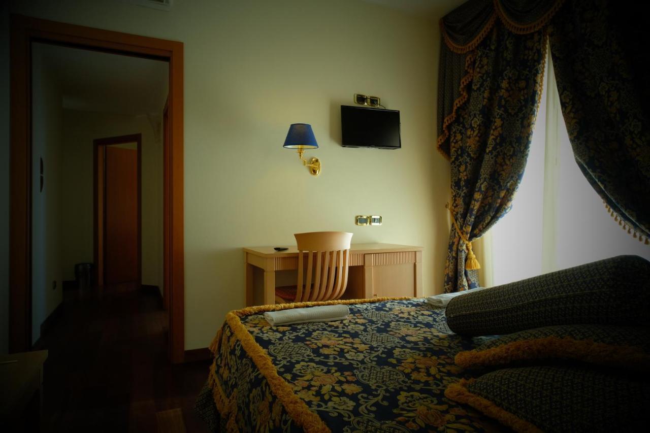 Hotel Concorde Sant'Egidio alla Vibrata Bagian luar foto