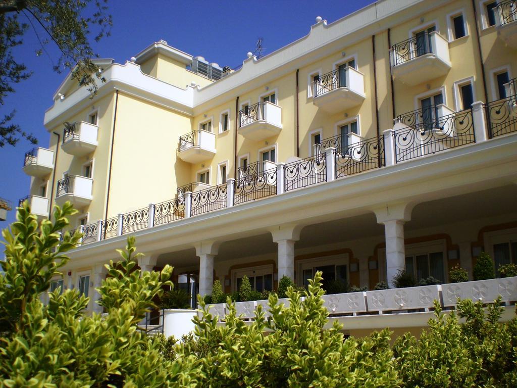 Hotel Concorde Sant'Egidio alla Vibrata Bagian luar foto