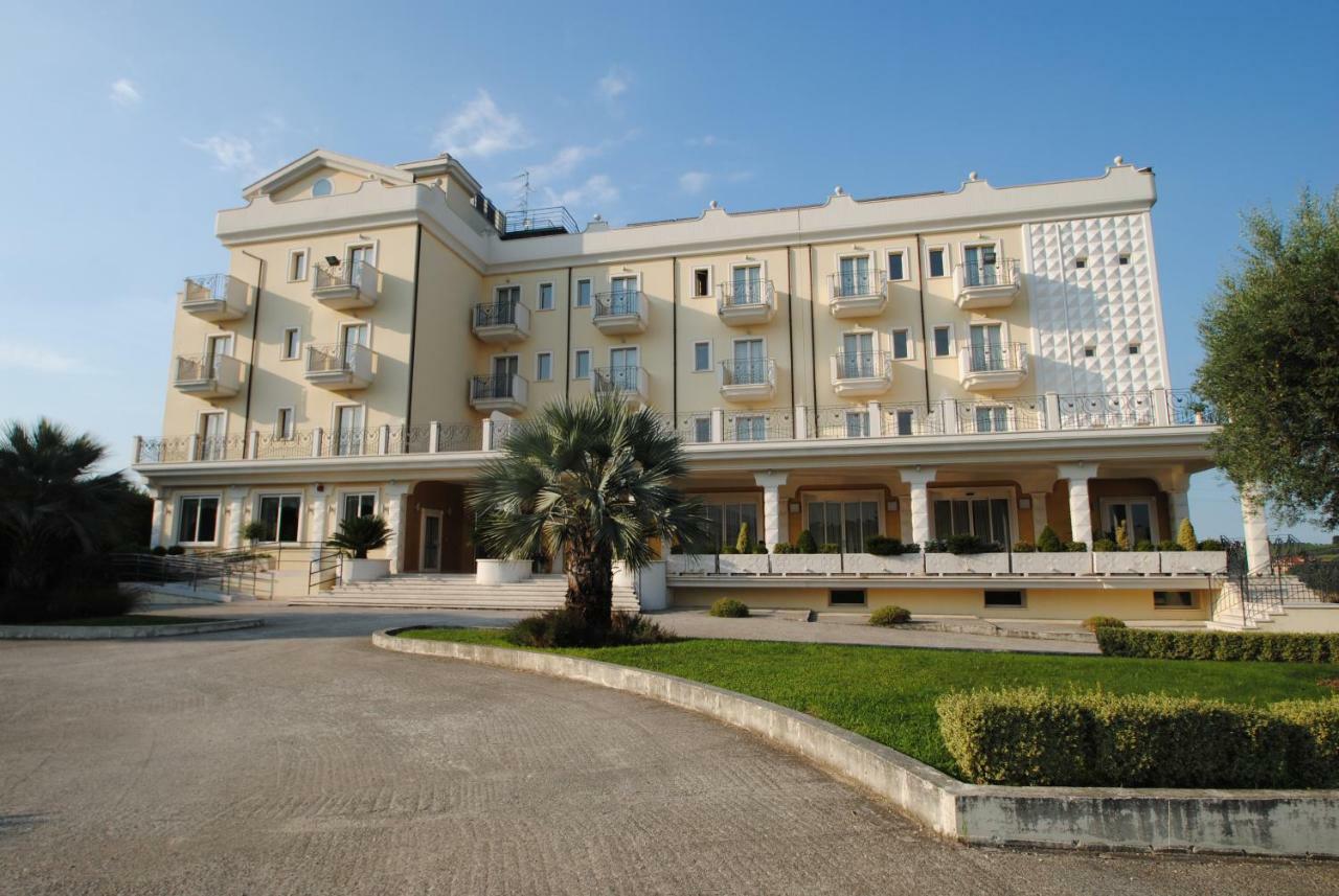 Hotel Concorde Sant'Egidio alla Vibrata Bagian luar foto