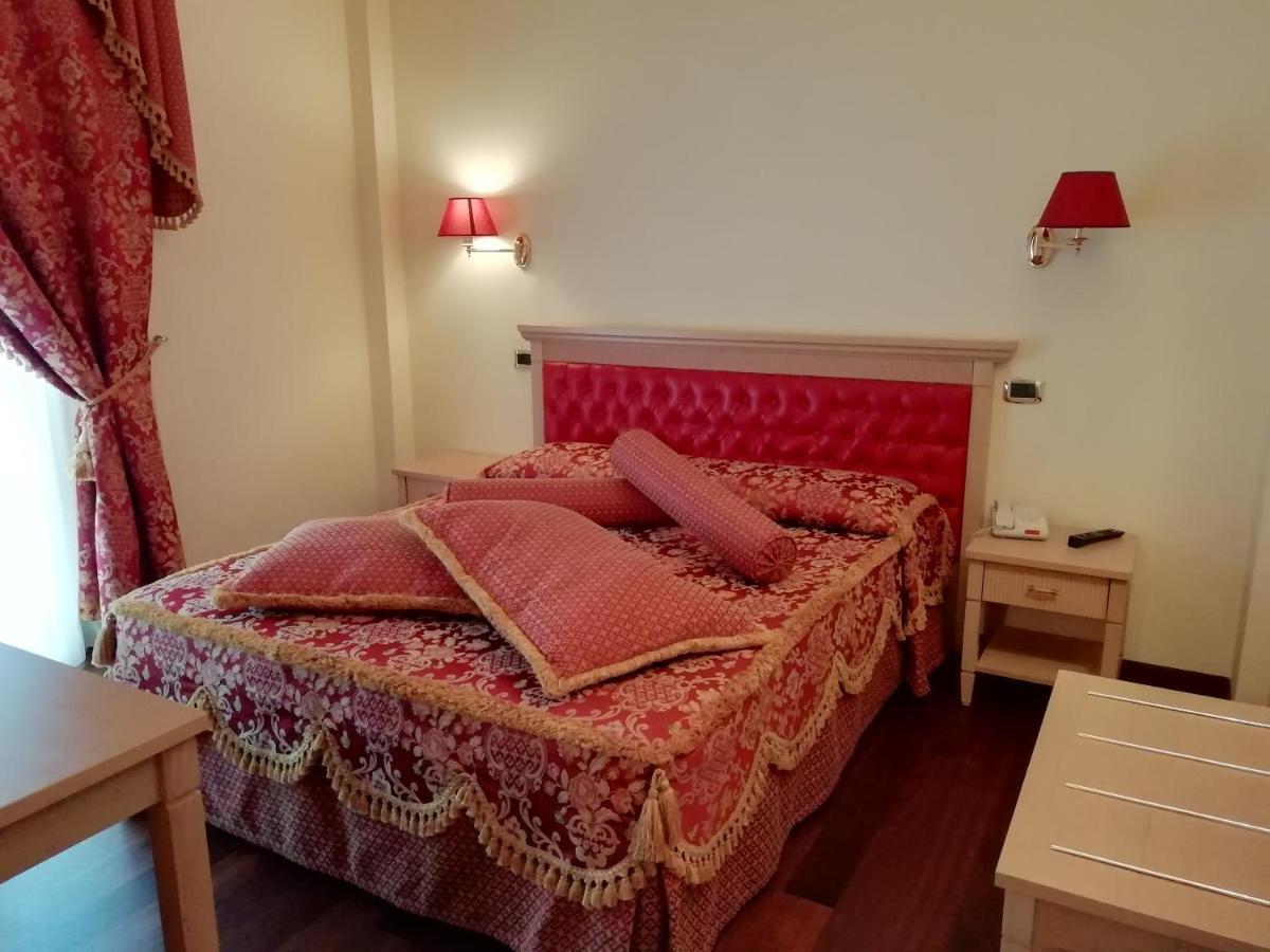 Hotel Concorde Sant'Egidio alla Vibrata Bagian luar foto