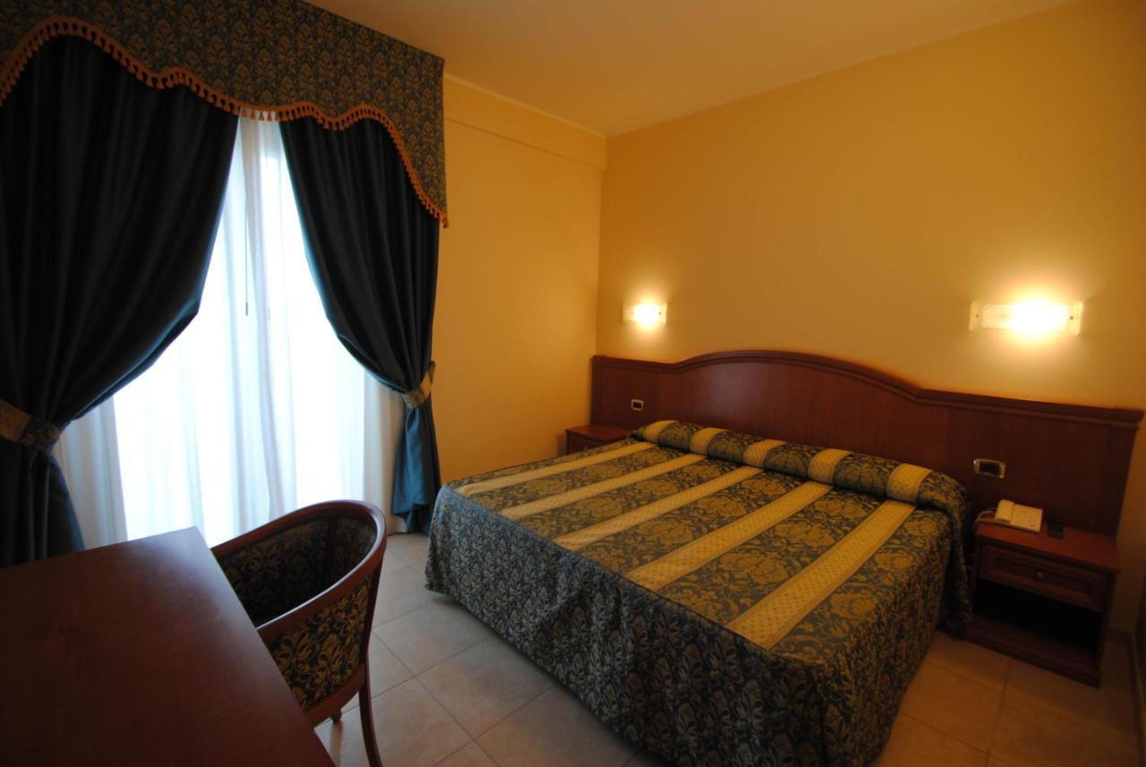 Hotel Concorde Sant'Egidio alla Vibrata Bagian luar foto