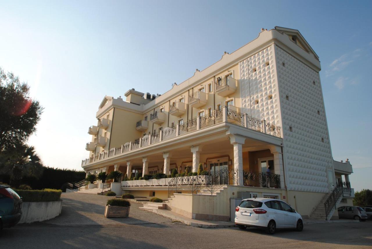 Hotel Concorde Sant'Egidio alla Vibrata Bagian luar foto
